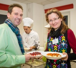 Bei Milchreis und Nudeln mit Tomatensoße konnten sich die Gäste vom Wohlgeschmack überzeugen.