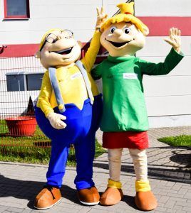 Persönliche Begrüßung durch Hopsi und Klopsi