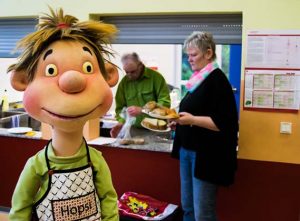 Hopsi freut sich auf das Projekt und die Kinder