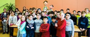 GS am Nordpark Klassen 4: Gruppenfoto mit Hopsi und Klopsi