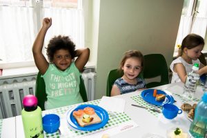 Die Kinder haben sichtlich Spaß beim Projekt