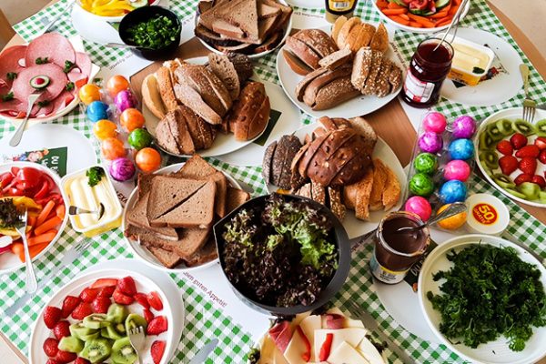 Jedes Kind kann sich die Zutaten für sein individuelles "Gesundes Frühstück" aussuchen.