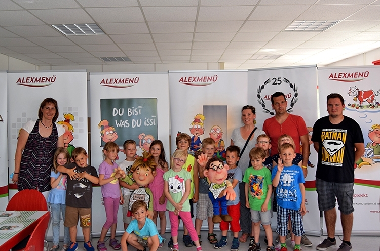 Kindergartenkinder Kita „Heideblümchen“ aus Letzlingen besuchten Hopsi und Klopsi im ALEXMENÜ