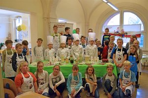 Die Projektteilnehmer der Ludwig-Schneider-Grundschule Schönebeck freuen sich über ihr Ergebnis