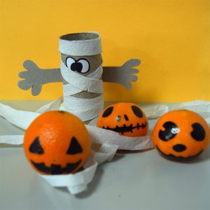 Basteltipp Klopapier-Mumie und "Mini"-Kürbisse