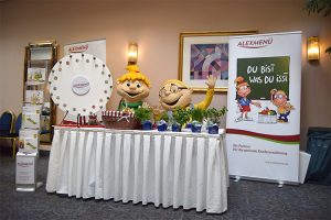 Hopsi und Klopsi besuchen die Besucher am ALEXMENÜ-Stand