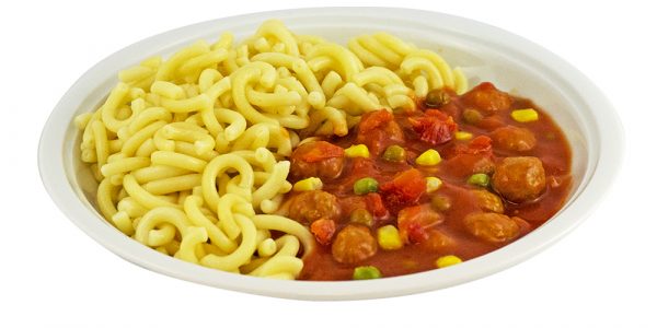 3072 Nudeln, dazu fruchtige Tomatensauce mit Fleischklößchen, Erbsen und Mais