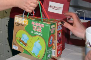 Bei der Tombola gibt es tolle Sachpreise für die Kinder der Einrichtungen zu gewinnen