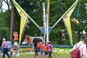 Auf dem Kinderfest ist für Spiel, Spaß und Bewegung gesorgt, © ALEXMENÜ