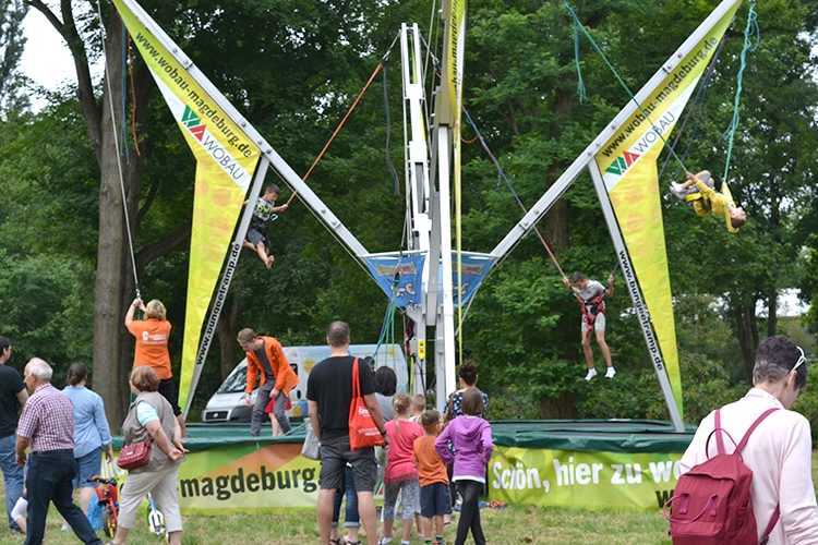 Auf dem Kinderfest ist für Spiel, Spaß und Bewegung gesorgt, © ALEXMENÜ