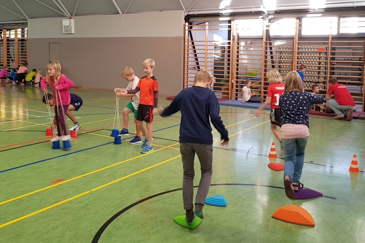 Beim Parcourslauf ist es wichtig, die Balance zu halten.
