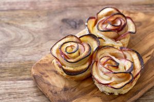 Apfelrosen mit Sauerkraut ©cuorerouc/Adobe Stock