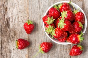Endlich Erdbeeren! Lesen Sie unsere Tipps zu Einkauf und Lagerung, Wissenswertes zu den Inhaltsstoffen und wie Sie Erdbeeren richtig waschen. ©graja/Adobe Stock