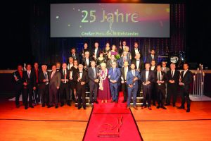Gruppenbild der Preisträger und Finalisten ©Oskar-Patzelt-Stiftung/Boris Löffert