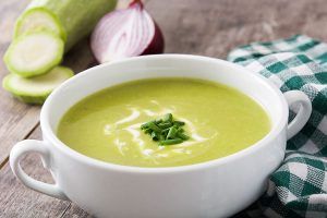 Zucchinicremesuppe ©chandlervld85/AdobeStock