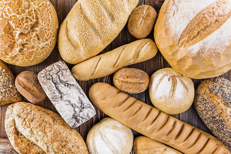10 Tipps, wie Sie altes Brot und trockene Brötchen verwenden können ©freepik