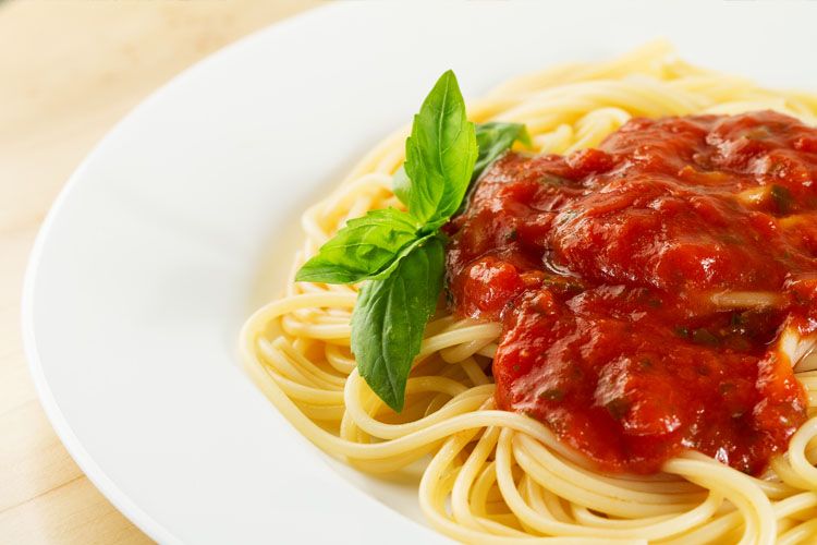 Tomatensoße mit Zucchini und Möhren 750x500