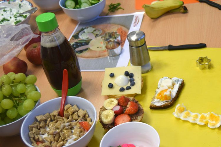 Wir sind immer wieder begeistert, wie abwechslungsreich die Kinder bei diesem Ernährungsprojekt ihr Frühstück gestalten.