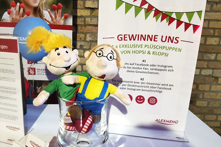 Die Besucherinnen und Besucher der Festung Kunterbunt haben die Möglichkeit unseren Maskottchen Hopsi und Klopsi als Plüschpuppen zu gewinnen.