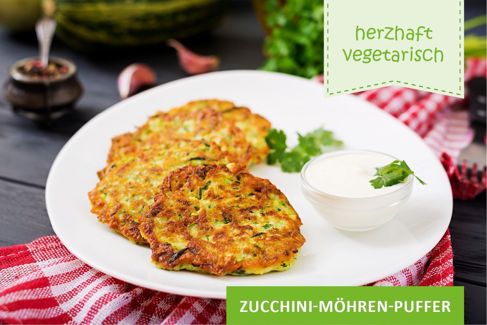 Zucchini-Möhren-Puffer ©Timolina/freepik | ALEXMENÜ GmbH &amp; Co. KG