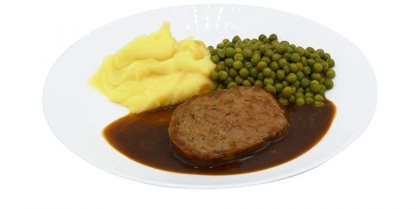 Hackbraten mit Rahmsauce, Buttererbsen und Kartoffelpüree