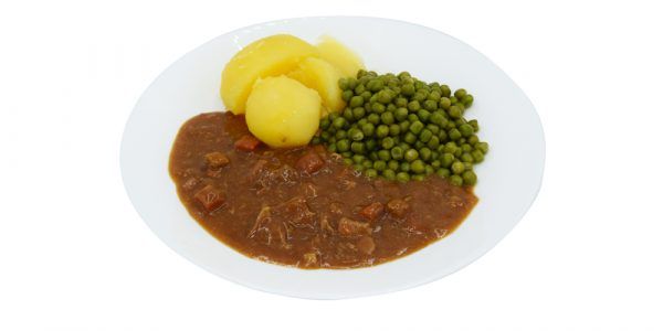 Putengulasch mit Buttererbsen und Salzkartoffeln