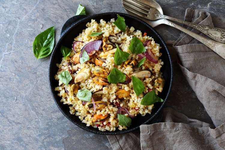 Meeresfrüchte-Paella mit Bulgur