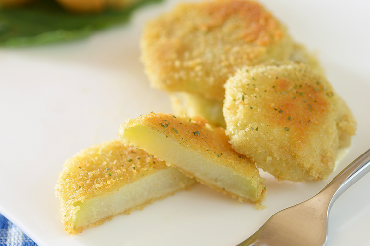 Kohlrabi in Parmesan-Kräuter-Panade
